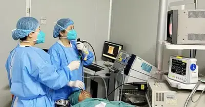 Thói quen ăn đồ cay nóng: 'Sát thủ' âm thầm gây ung thư thanh quản ở người cao tuổi