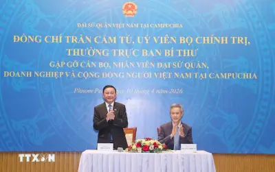 Thường trực Ban Bí thư gặp gỡ cộng đồng doanh nghiệp Việt tại Campuchia