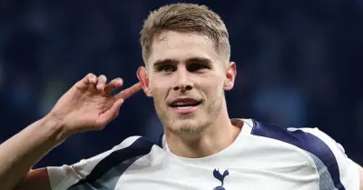 Tin chuyển nhượng: MU, Arsenal, Liverpool tranh Mane; Barca theo Martin; Chelsea để mắt Smit