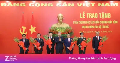 Tổng Bí thư Tô Lâm trao Huân chương cao quý cho lãnh đạo chủ chốt Đảng, Nhà nước