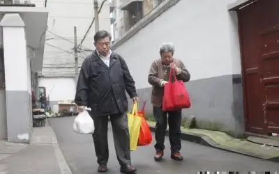 Tưởng con mua nhà tặng để báo hiếu, lúc tuổi già lên ở rồi vợ chồng tôi mới cảm thấy mình như osin