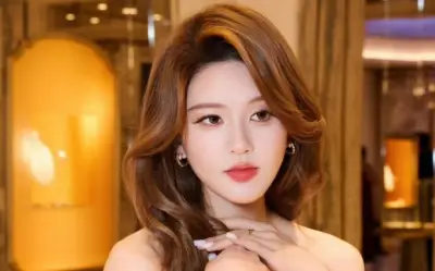 Triệu Lộ Tư Tỏa Sáng Với Phong Cách 'Nữ Thần Thanh Xuân' Tại Sự Kiện