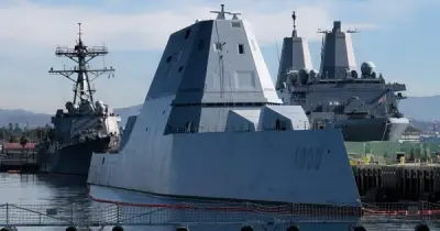 Tàu khu trục tàng hình USS Zumwalt của Mỹ bốc cháy, một thủy thủ nhập viện