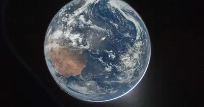 Tàu Orion ghi lại hình ảnh trái đất từ vũ trụ trong sứ mệnh Artemis 2