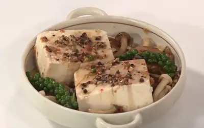 Đậu phụ mua về có nên rửa không? Câu trả lời không đơn giản như bạn nghĩ