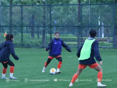 U17 nữ Việt Nam vượt giá rét, sẵn sàng đấu U17 nữ Thái Lan