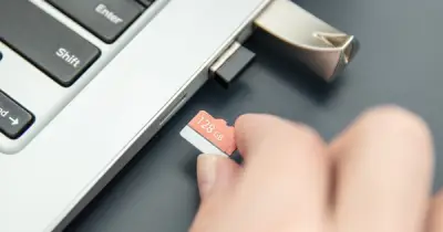 USB và thẻ nhớ: 'Đồng hồ đếm ngược' tuổi thọ dữ liệu và cách bảo vệ hiệu quả