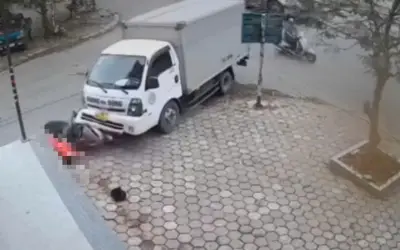 Va chạm ô tô khi chuyển hướng, người đàn ông điều khiển xe máy không qua khỏi