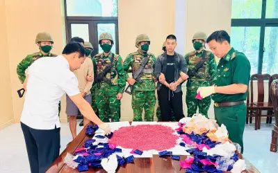 Vận chuyển 24.000 viên ma túy lấy 30 triệu đồng tiền công bị bắt