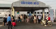 An Giang siết chặt quản lý, ngăn chặn nạn 'cò vé' tại bến tàu Rạch Giá
