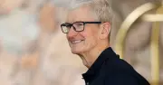 Apple phát triển kính thông minh không màn hình, hướng tới sản phẩm thực dụng như Ray-Ban Meta