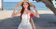 Bộ đôi mũ cói và vòng cổ charm vỏ sò giúp quý cô tỏa sáng mùa hè