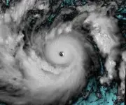 Bão Sinlaku tiếp tục mạnh lên, có thể đạt cấp siêu bão