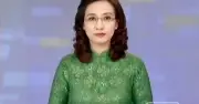 BTV Vân Anh rời VTV sau 20 năm: Cuộc sống kín tiếng bên chồng bác sĩ tài hoa