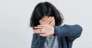 Cô gái trẻ bị người trạc tuổi bố xâm hại: Nỗi ám ảnh kinh hoàng và hành trình tìm lại công lý