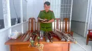 Cà Mau: Người dân tự nguyện giao nộp hàng loạt vũ khí nguy hiểm, củng cố an ninh