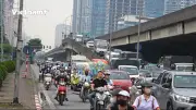 Cao điểm giao thông tại cửa ngõ Tây Nam Thủ đô chiều 29/4