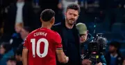 Carragher: MU không ai xứng đáng hơn Carrick đá chính