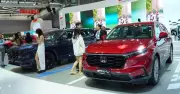 Các hãng ô tô lớn tại Việt Nam đua nhau hỗ trợ lệ phí trước bạ để kích cầu tháng 4.2026