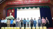 Chủ tịch MTTQ Việt Nam thăm, tặng quà gia đình chính sách tại Ninh Bình