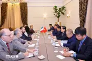 Chủ tịch Quốc hội Vương Đình Huệ gặp Tổng Bí thư Đảng Cộng sản Italy Maurizio Acerbo