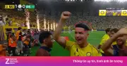 Chiếc vòng đen bí ẩn trên đầu Ronaldo khi ăn mừng bàn thắng