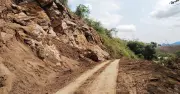 Chính quyền Bắc thông tin người dân đi qua nương rẫy bị thu phí do đường sắt lỗ