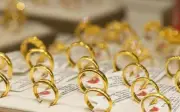 Chuyên gia khuyên nên mua trang sức vàng loại nào vào năm 2026?