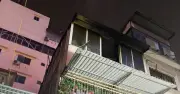 Cháy nhà tại trung tâm Hà Nội, hai chiến sĩ cứu hỏa bị khói ảnh hưởng sức khỏe