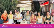 Clip đại gia đình TP.HCM bàn kế hoạch du lịch Singapore như họp cổ đông gây sốt