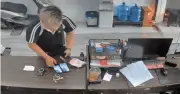 Công an TP.HCM thu hồi 2 iPhone giá trị lớn sau vụ cướp giật tại tiệm cầm đồ