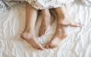 Con dâu ngoại tình ngay trong nhà bố chồng, chỉ nói một câu rồi bỏ đi