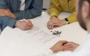 Con trai phẫn nộ khi cha sang tên toàn bộ tài sản cho con gái, bỏ qua quyền thừa kế