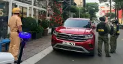CSGT Hàng Xanh tăng cường xử lý dừng đỗ sai quy định, phạt nguội và cẩu xe vi phạm
