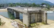 Cầu Sơn Mùa (Quảng Ngãi) hoàn thành nhưng đường dẫn vẫn chờ, gây lãng phí và trở ngại
