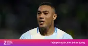 Cựu tiền đạo Tottenham đá hỏng 3 quả penalty trong 6 phút