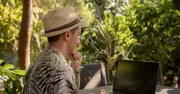 Cuộc chiến bẻ khóa AI: Từ tâm lý chiến đến bi kịch con người