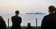 Cuộc chiến phong tỏa eo biển Hormuz: Mỹ và Iran thi gan chờ đối thủ xuống nước