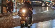 Dự báo thời tiết: Bắc Bộ mưa dông, Trung Bộ nắng nóng dịu dần từ ngày 17/4