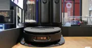 Dyson Spot+Scrub AI ra mắt tại Việt Nam: Robot thông minh tự phát hiện và xử lý vết bẩn