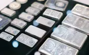 Giá Bạc Ngày 1/4: Phú Quý, DOJI, Ancarat Biến Động Mạnh, Thị Trường Sôi Động