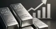 Giá bạc tăng 10 tháng liên tiếp, lập đỉnh 121 USD/ounce, thị trường bùng nổ nhờ tích trữ toàn cầu