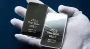 Giá Bạc Trong Nước Giảm Mạnh Ngày 17/4, Thế Giới Cũng Lao Dốc