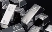 Giá bạc trong nước giảm ngày thứ ba liên tiếp, có thương hiệu mất hơn 1 triệu đồng/kg