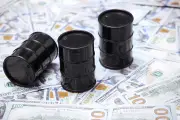 Giá dầu châu Á tăng kỷ lục, OPEC sẵn sàng mở van cung ứng