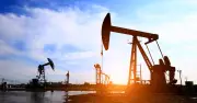 Giá dầu thế giới giảm bất chấp lệnh phong tỏa cảng Iran của Hải quân Mỹ