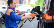 Giá dầu thế giới hạ nhiệt, trong nước điều chỉnh giảm nhẹ