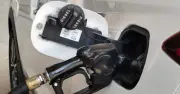 Giá dầu thế giới tăng phiên thứ 6 liên tiếp, dầu Brent vượt 108 USD/thùng