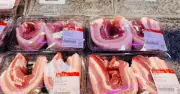 Giá heo hơi tăng nhẹ nhờ nhu cầu tiêu thụ cao dịp lễ