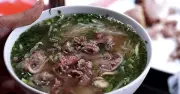 Giá hàng hóa 'cứng đầu' không giảm dù xăng dầu lao dốc, người tiêu dùng Hà Nội ngao ngán